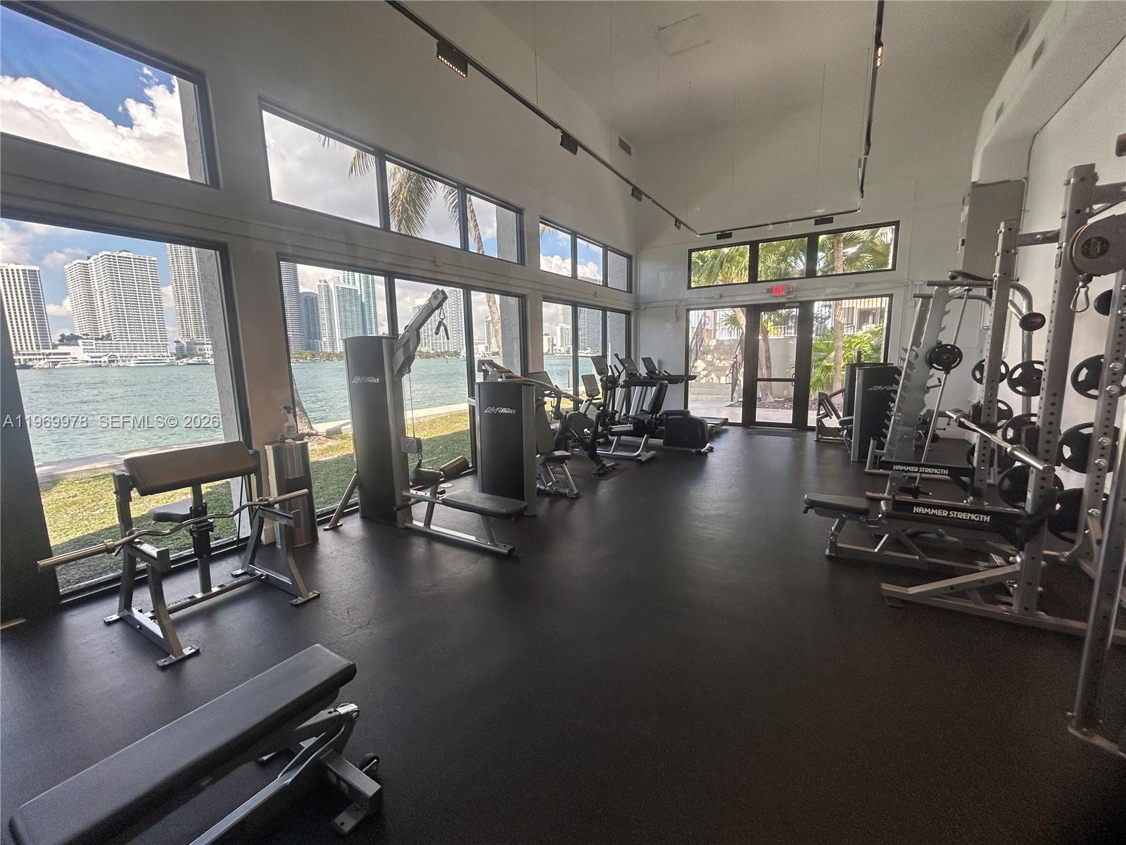 801 N Venetian Dr #802 Miami, FL 33139