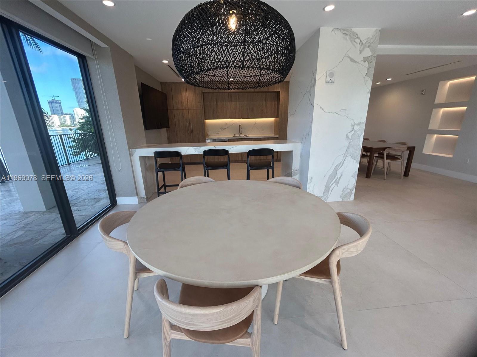 801 N Venetian Dr #802 Miami, FL 33139