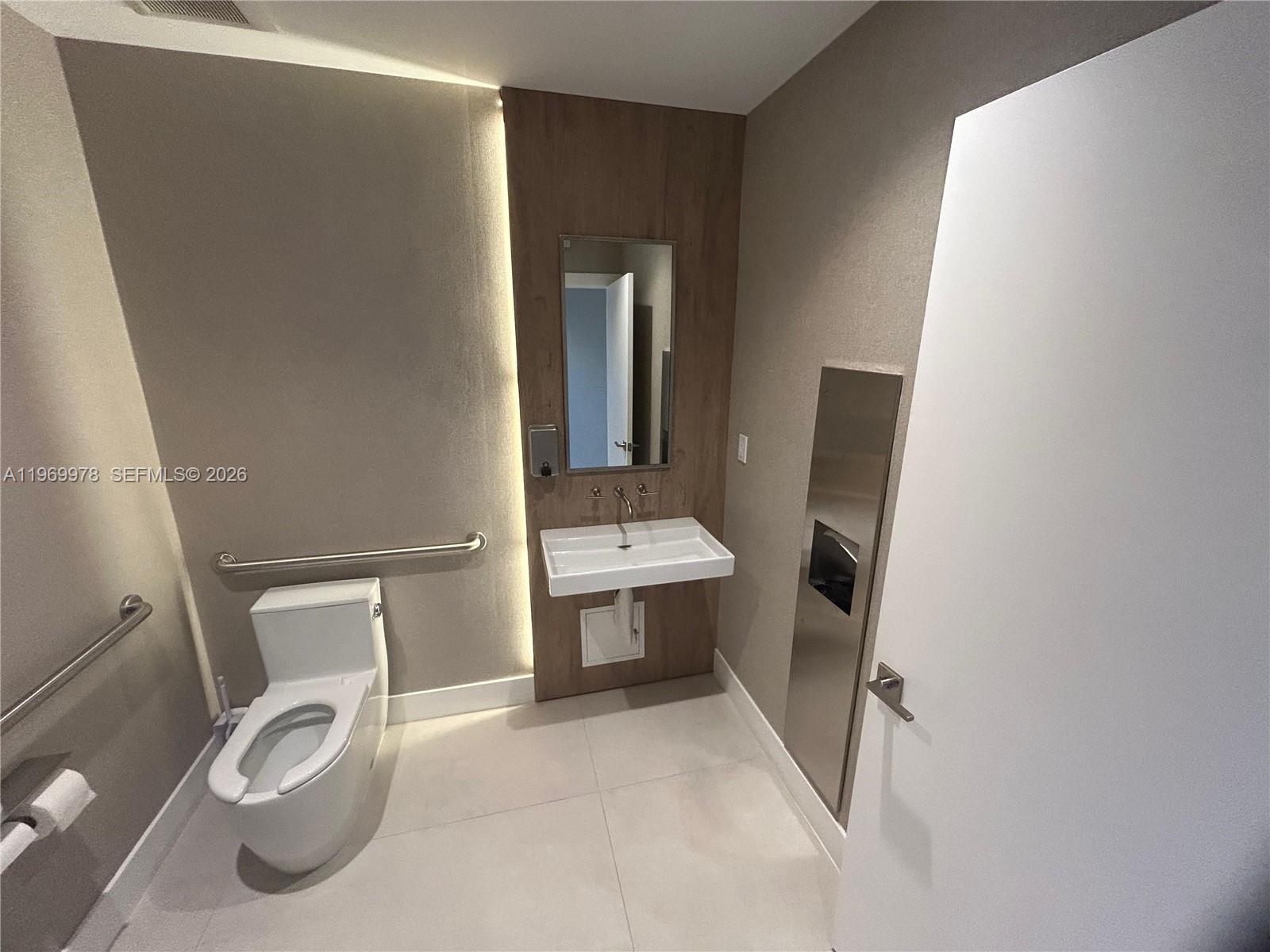 801 N Venetian Dr #802 Miami, FL 33139