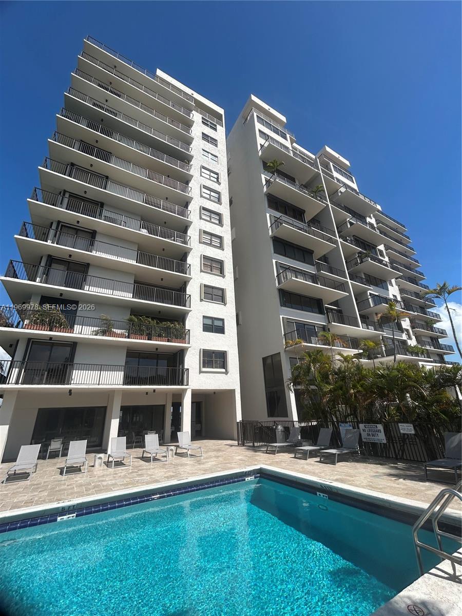 801 N Venetian Dr #802 Miami, FL 33139