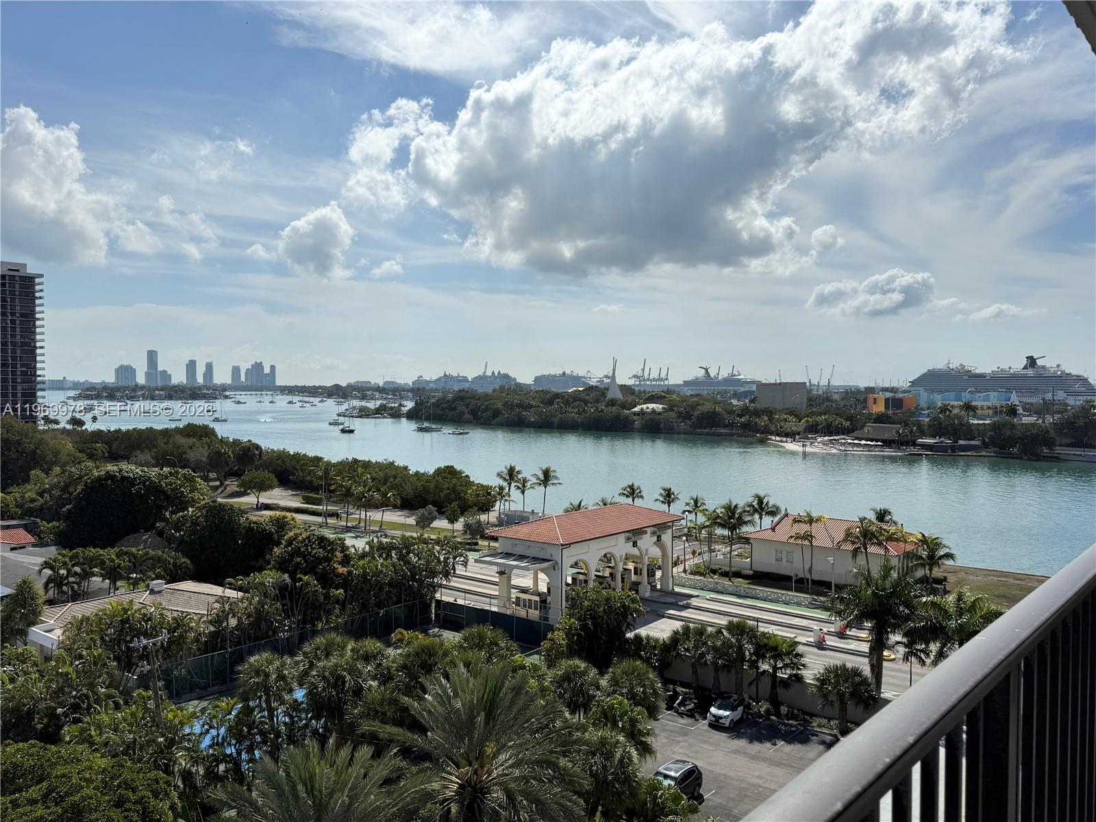 801 N Venetian Dr #802 Miami, FL 33139