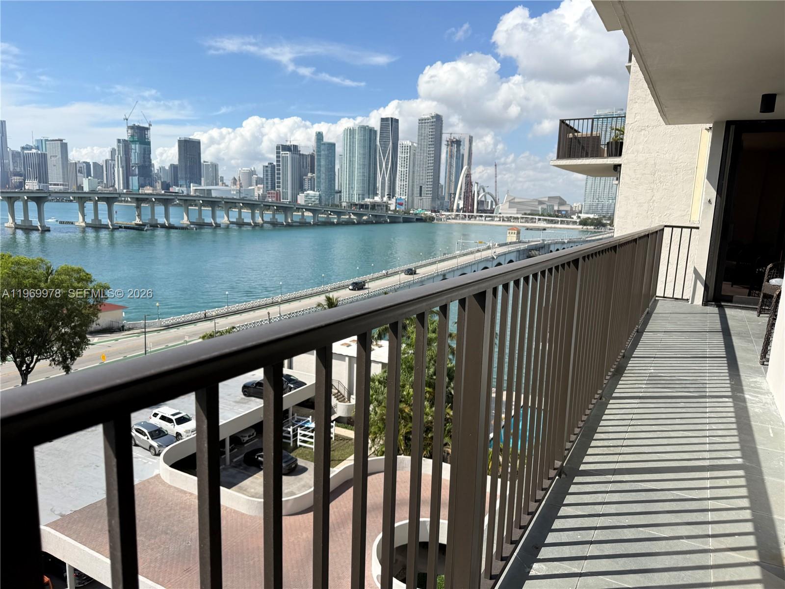 801 N Venetian Dr #802 Miami, FL 33139