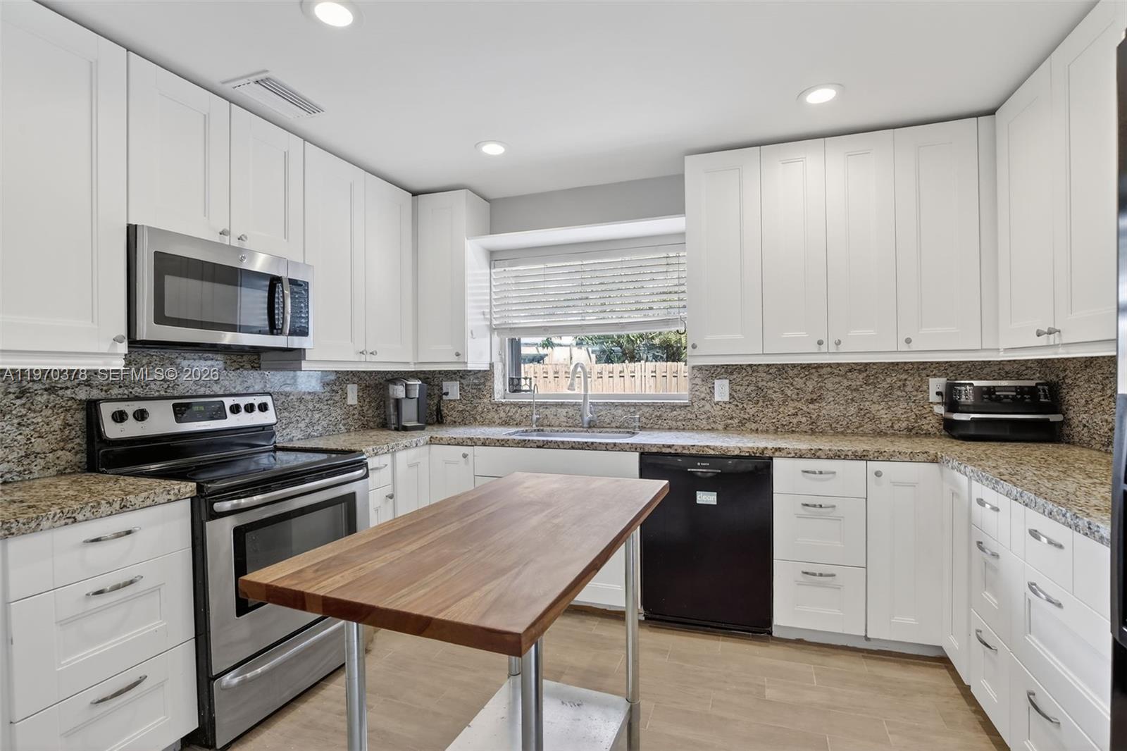 4700 Grapevine Way Davie, FL 33331