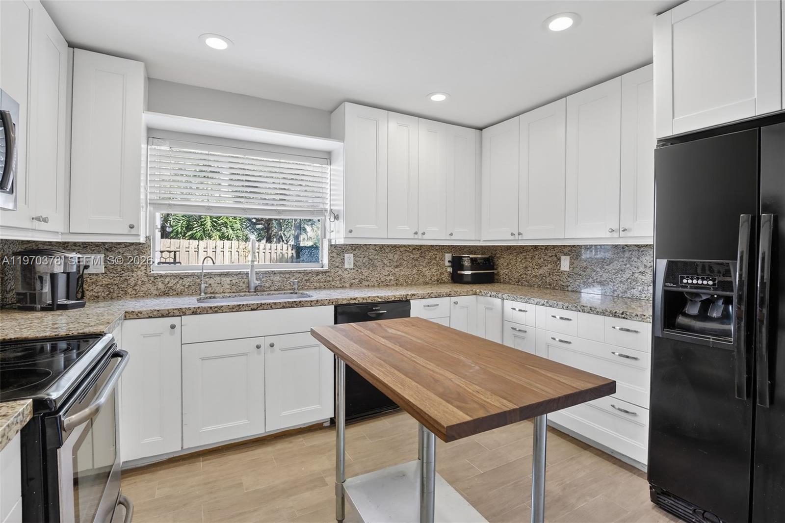 4700 Grapevine Way Davie, FL 33331