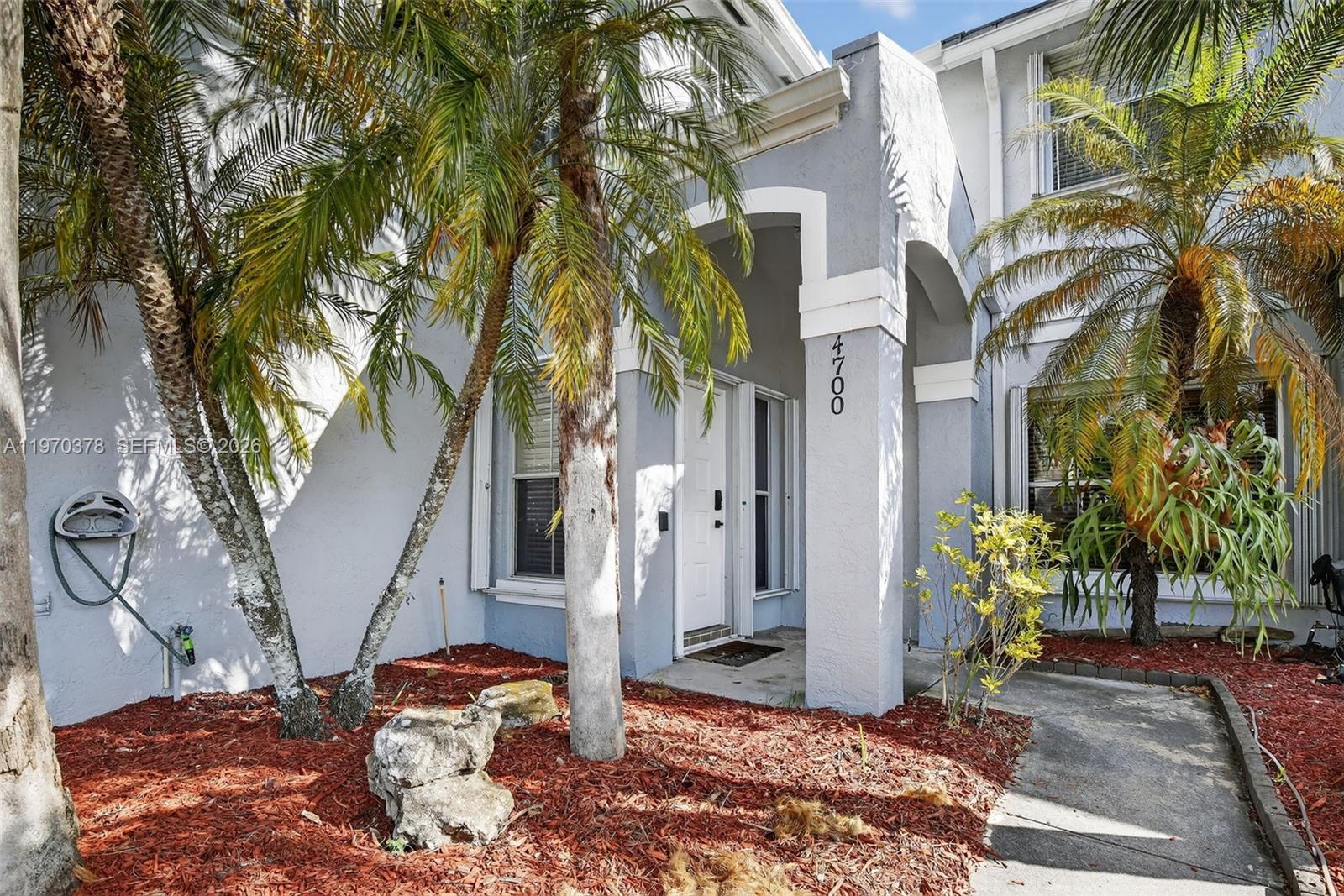 4700 Grapevine Way Davie, FL 33331