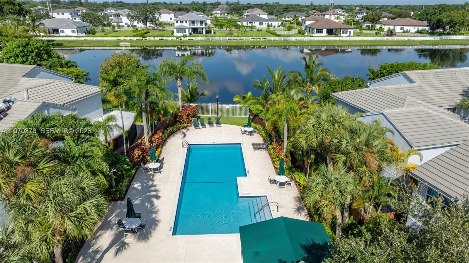 4700 Grapevine Way Davie, FL 33331