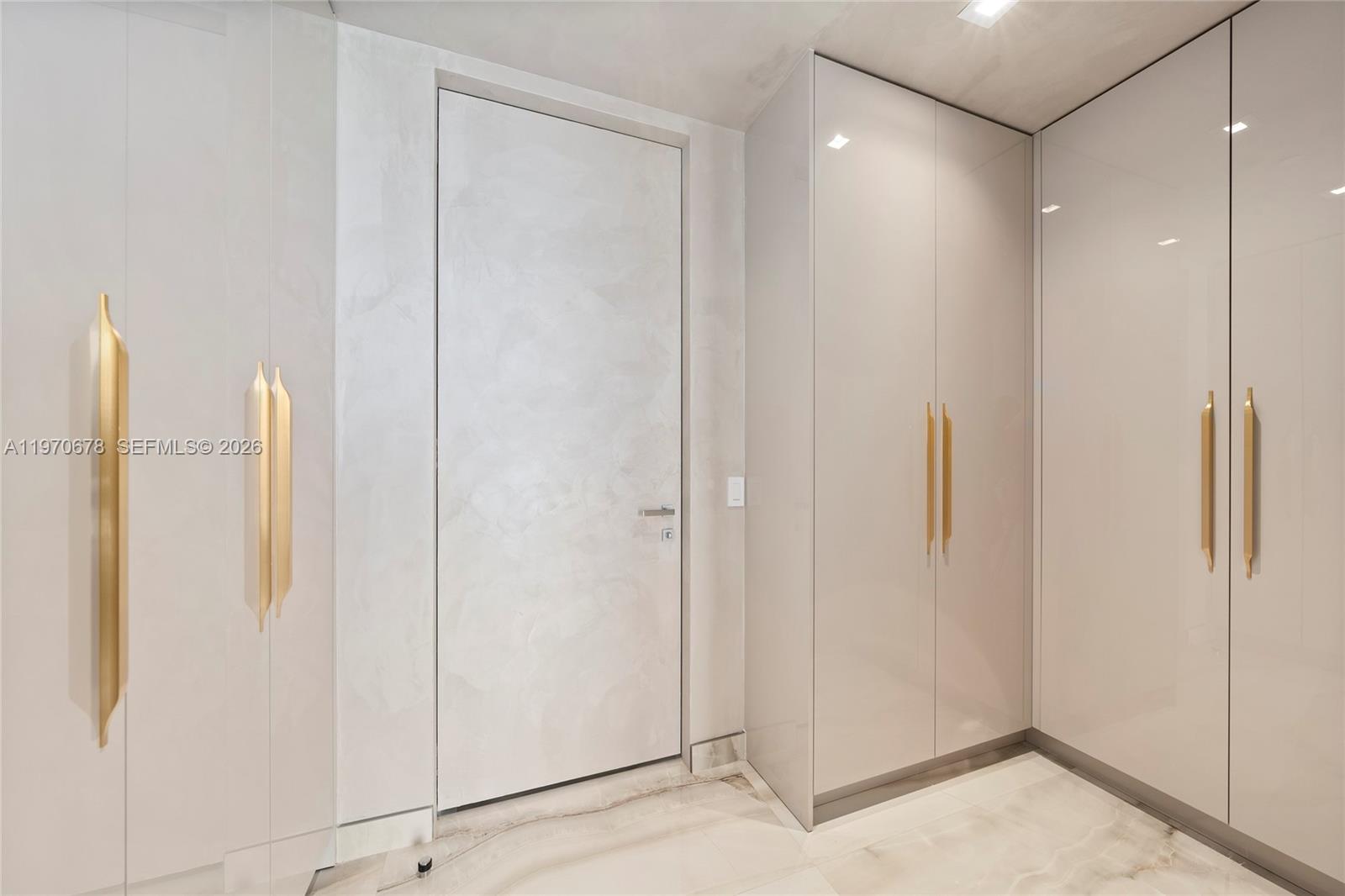 18975 Collins Ave #4505 Sunny Isles Beach, FL 33160