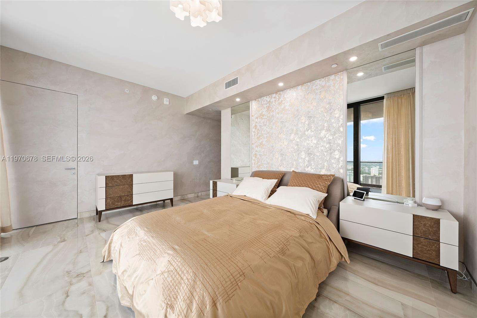 18975 Collins Ave #4505 Sunny Isles Beach, FL 33160