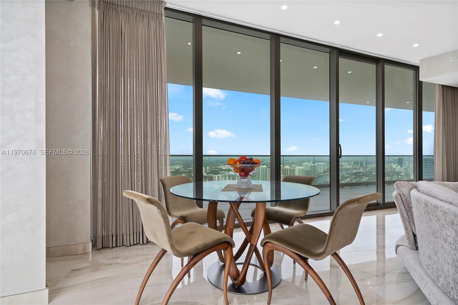 18975 Collins Ave #4505 Sunny Isles Beach, FL 33160