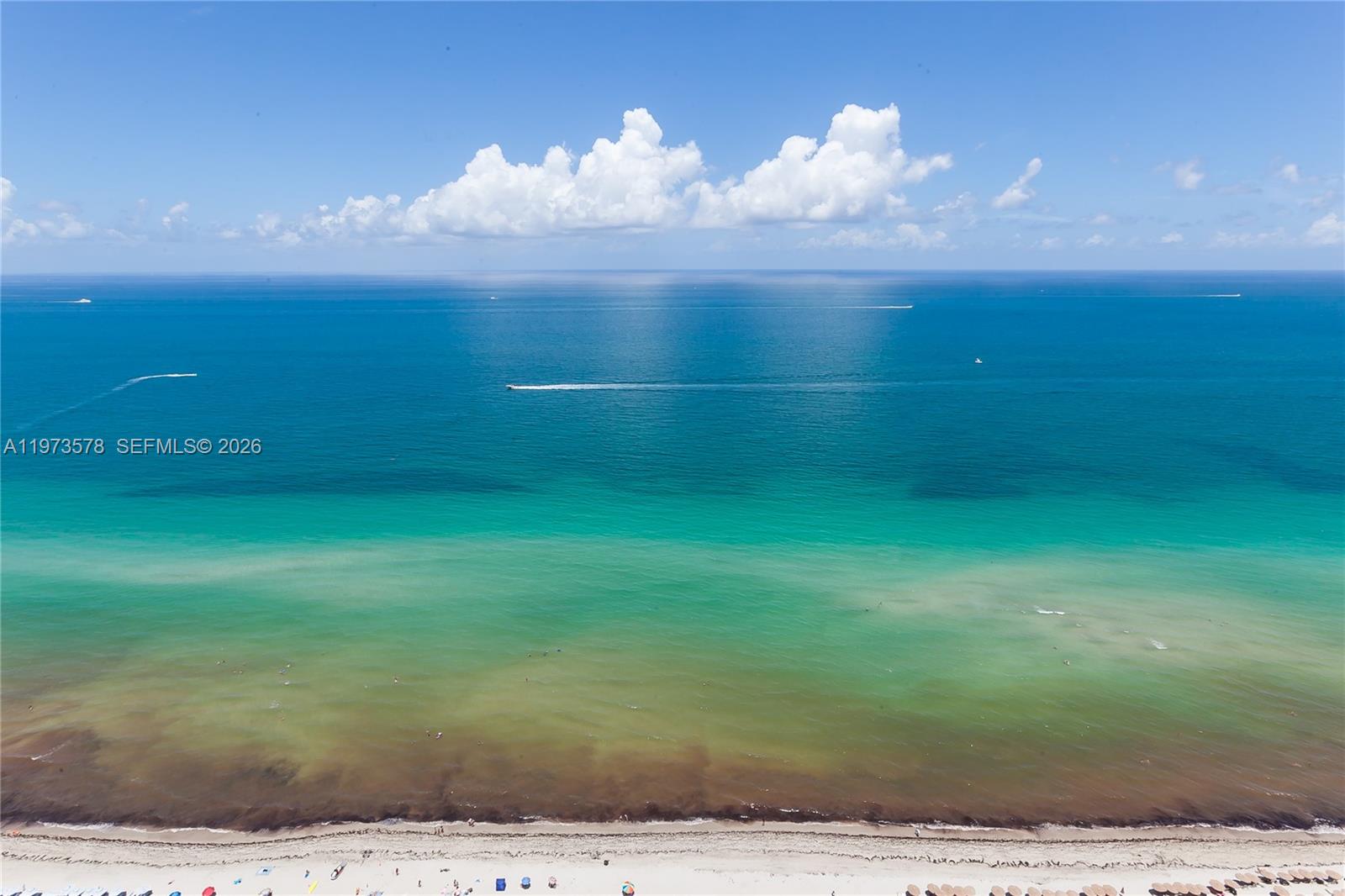 image Beach Club 319