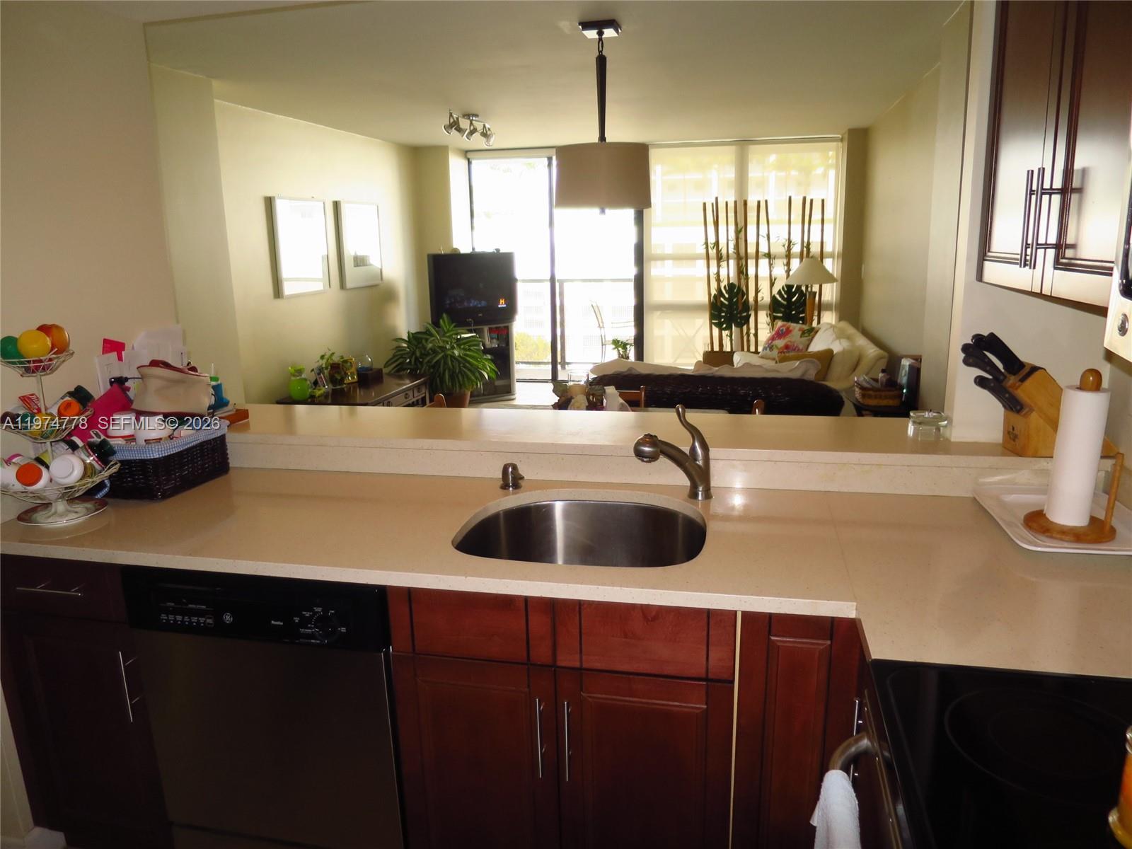 image Charter Club10