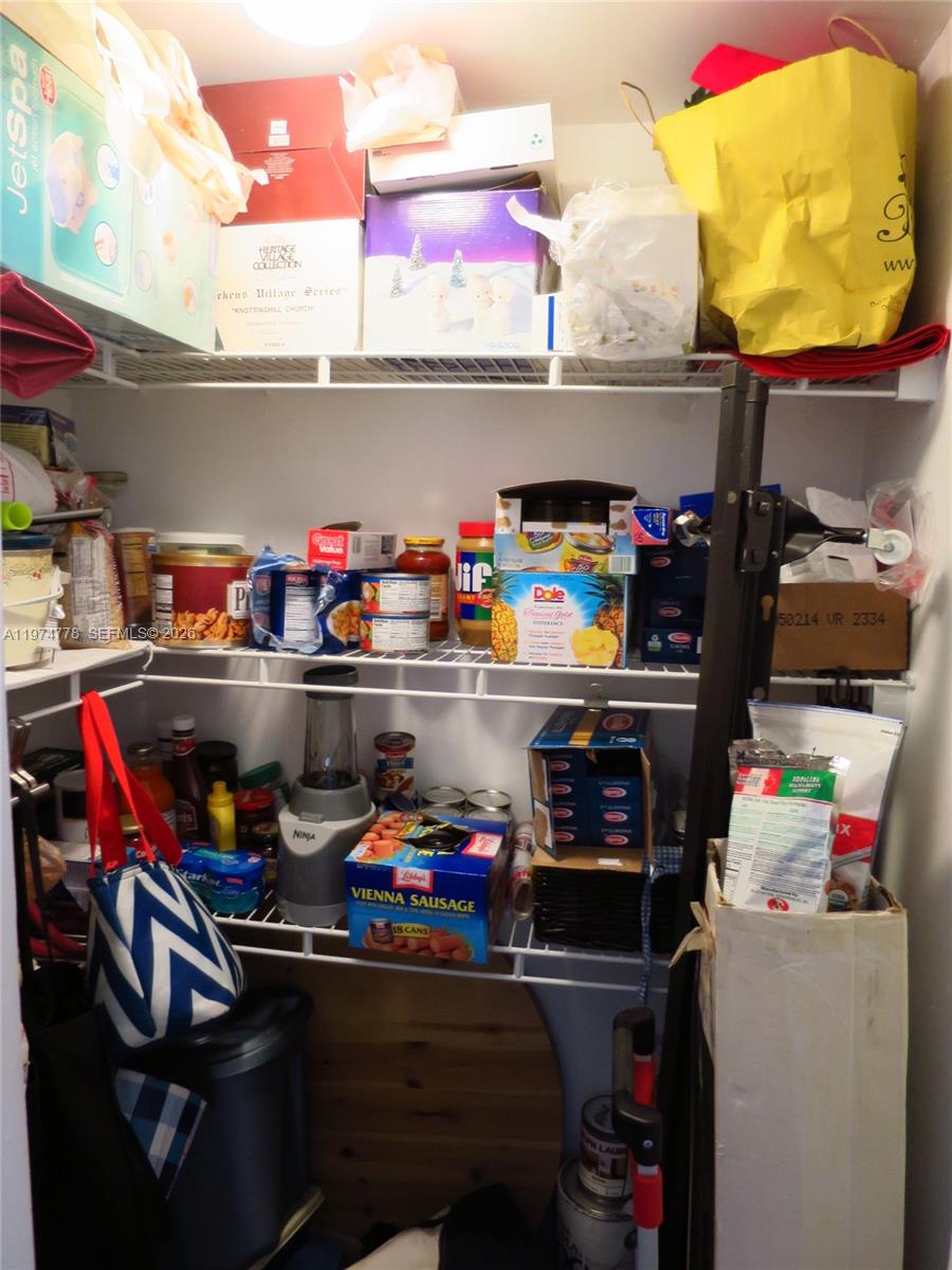 image Charter Club22