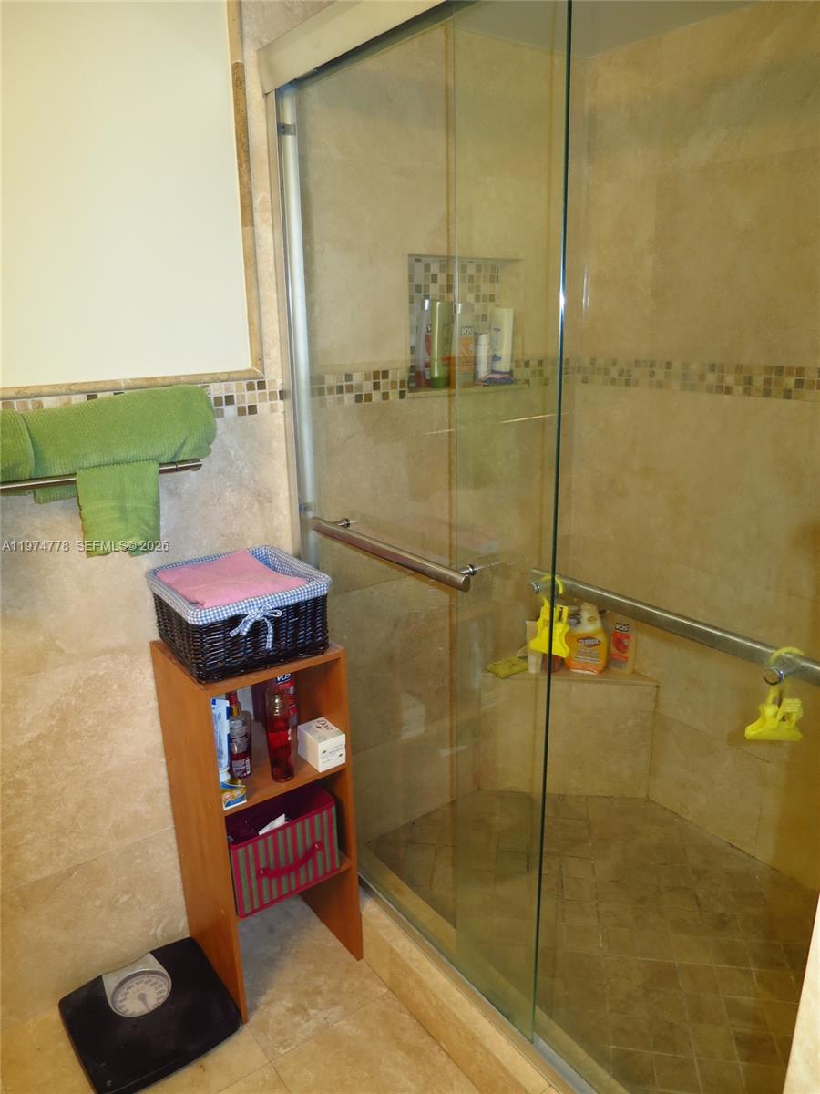 image Charter Club23