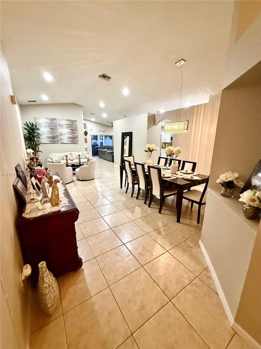 12718 SW 47th St Miramar, FL 33027