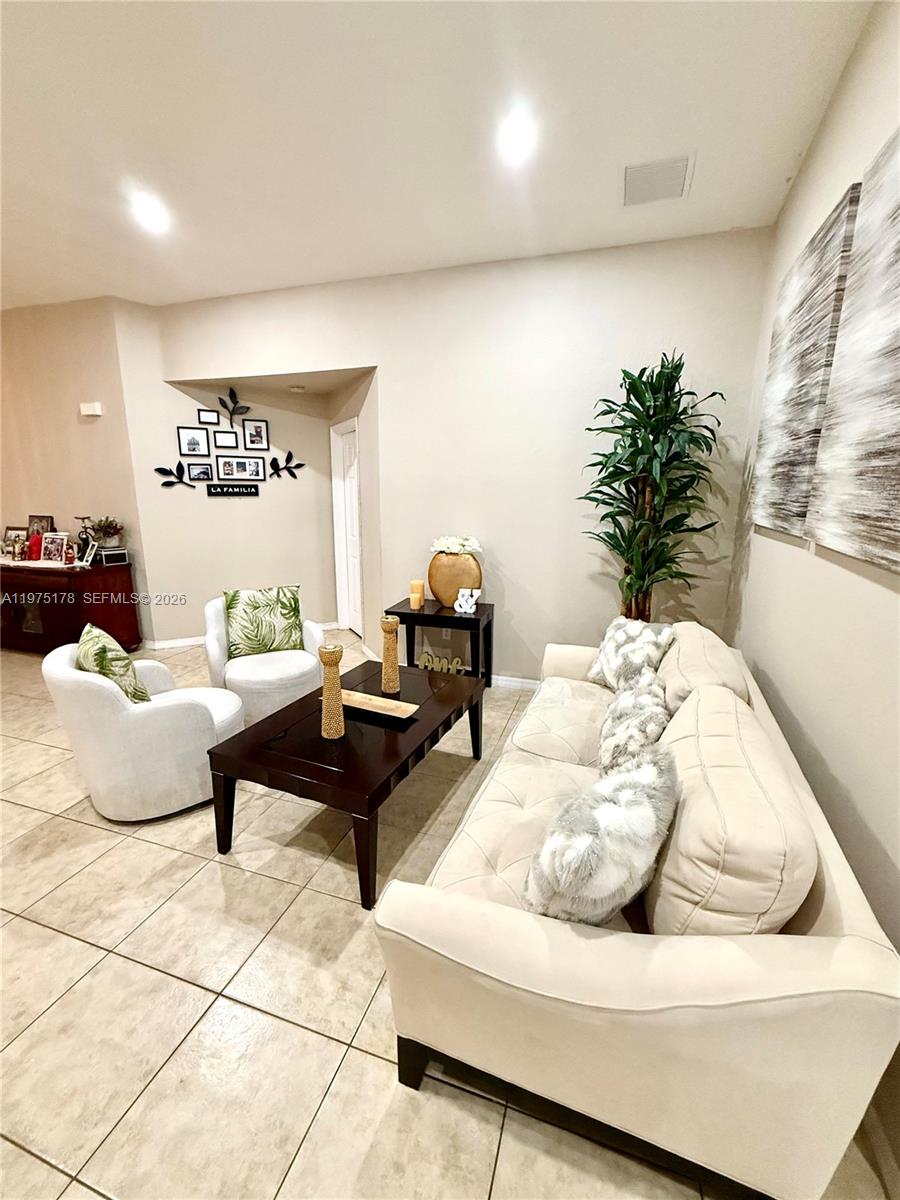 12718 SW 47th St Miramar, FL 33027