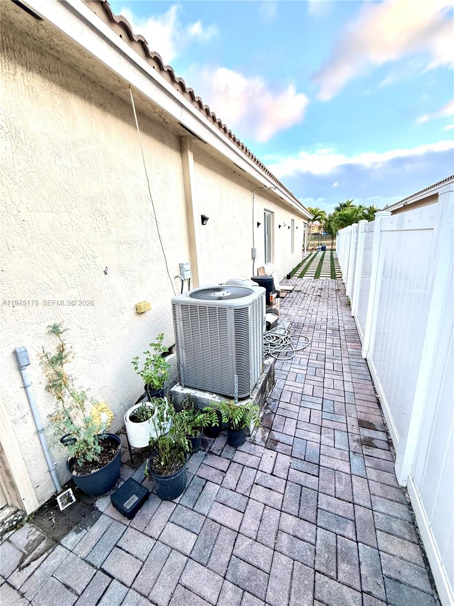 12718 SW 47th St Miramar, FL 33027