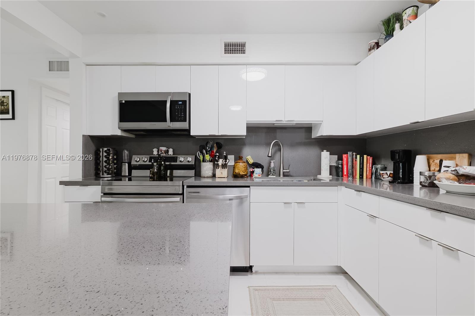 2621 SW 12th Ter Fort Lauderdale, FL 33315