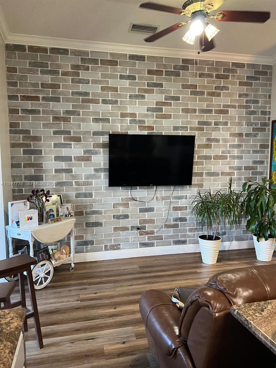 4911 SW 142nd Pl Miami, FL 33175