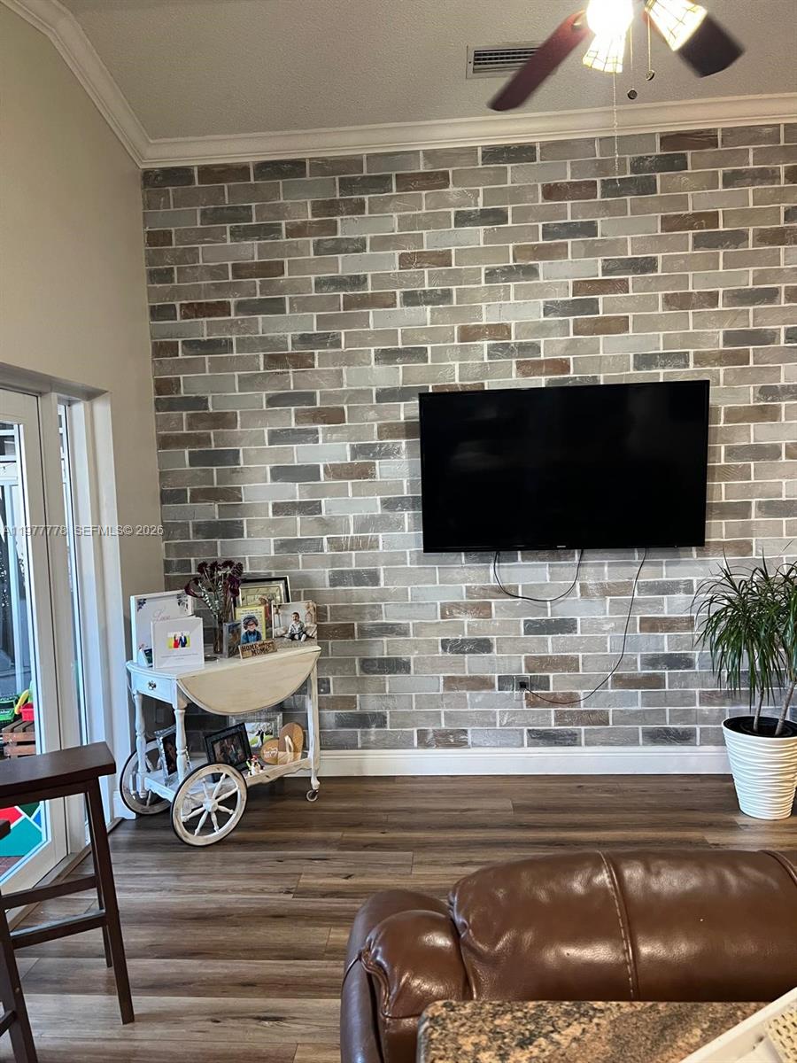 4911 SW 142nd Pl Miami, FL 33175