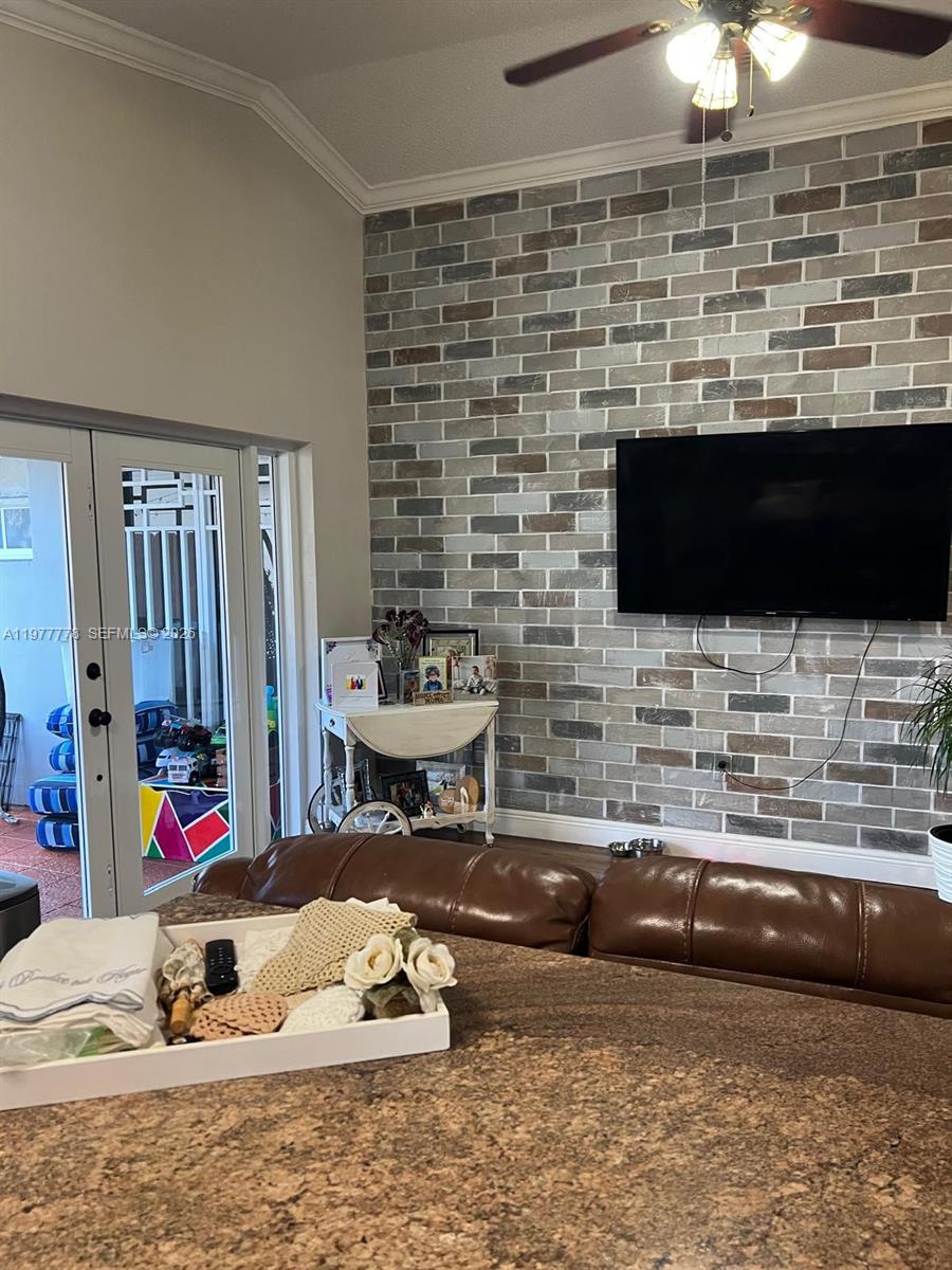 4911 SW 142nd Pl Miami, FL 33175