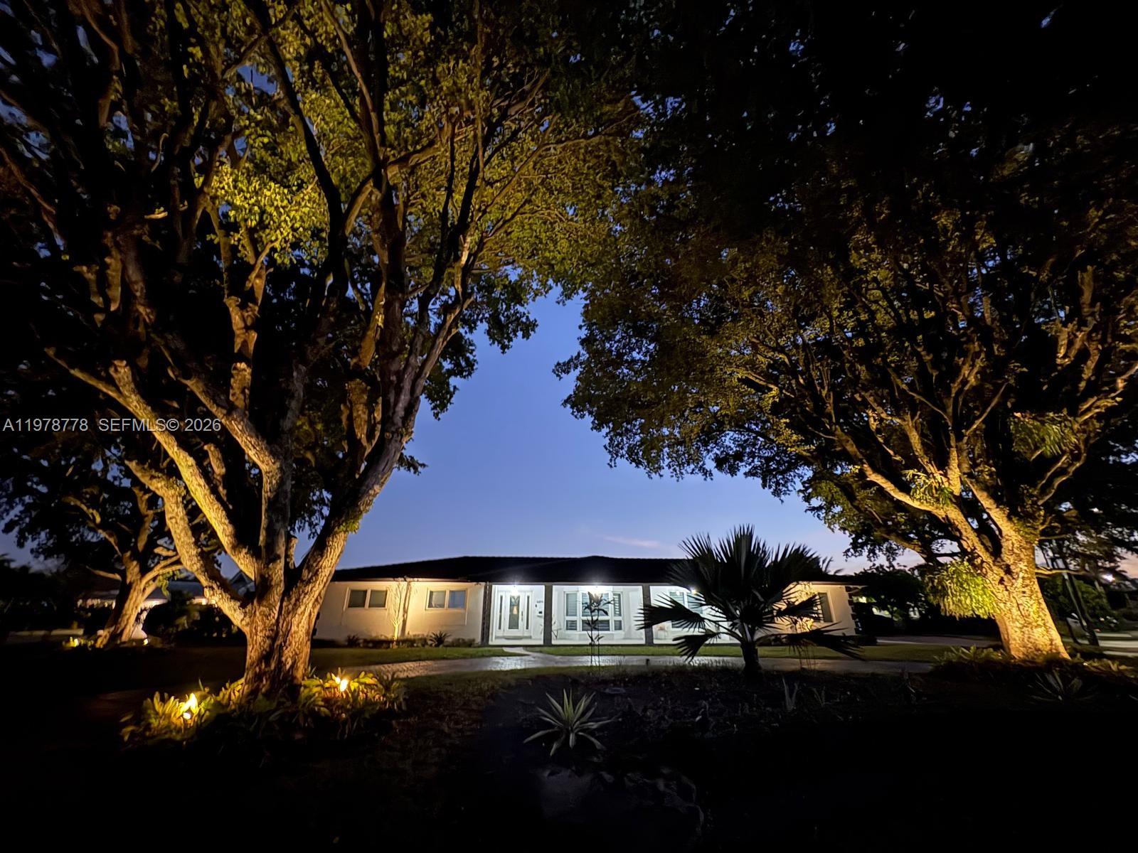 6890 Winged Foot Dr Hialeah, FL 33015