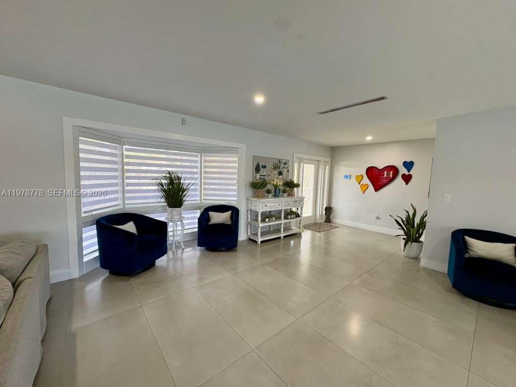 6890 Winged Foot Dr Hialeah, FL 33015