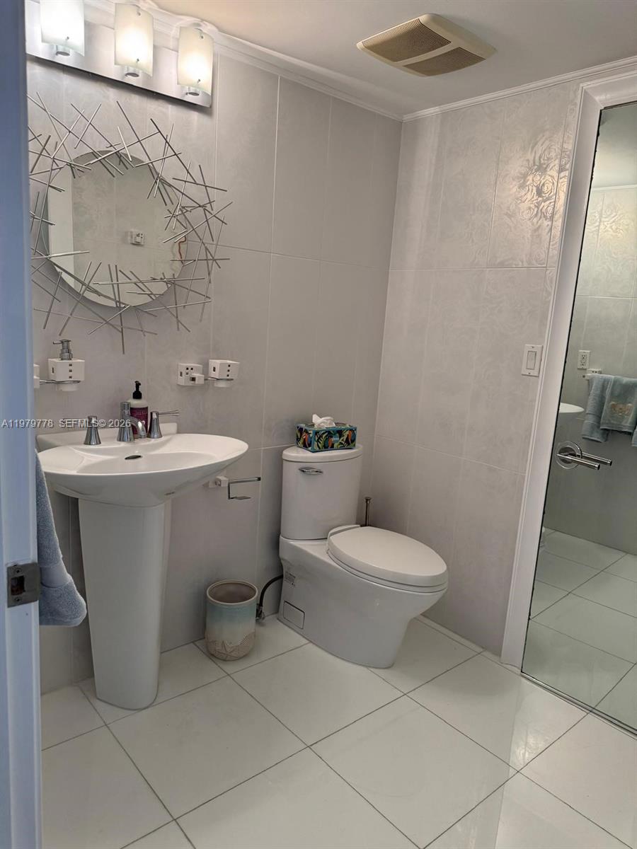 16699 Collins Ave #2710 Sunny Isles Beach, FL 33160