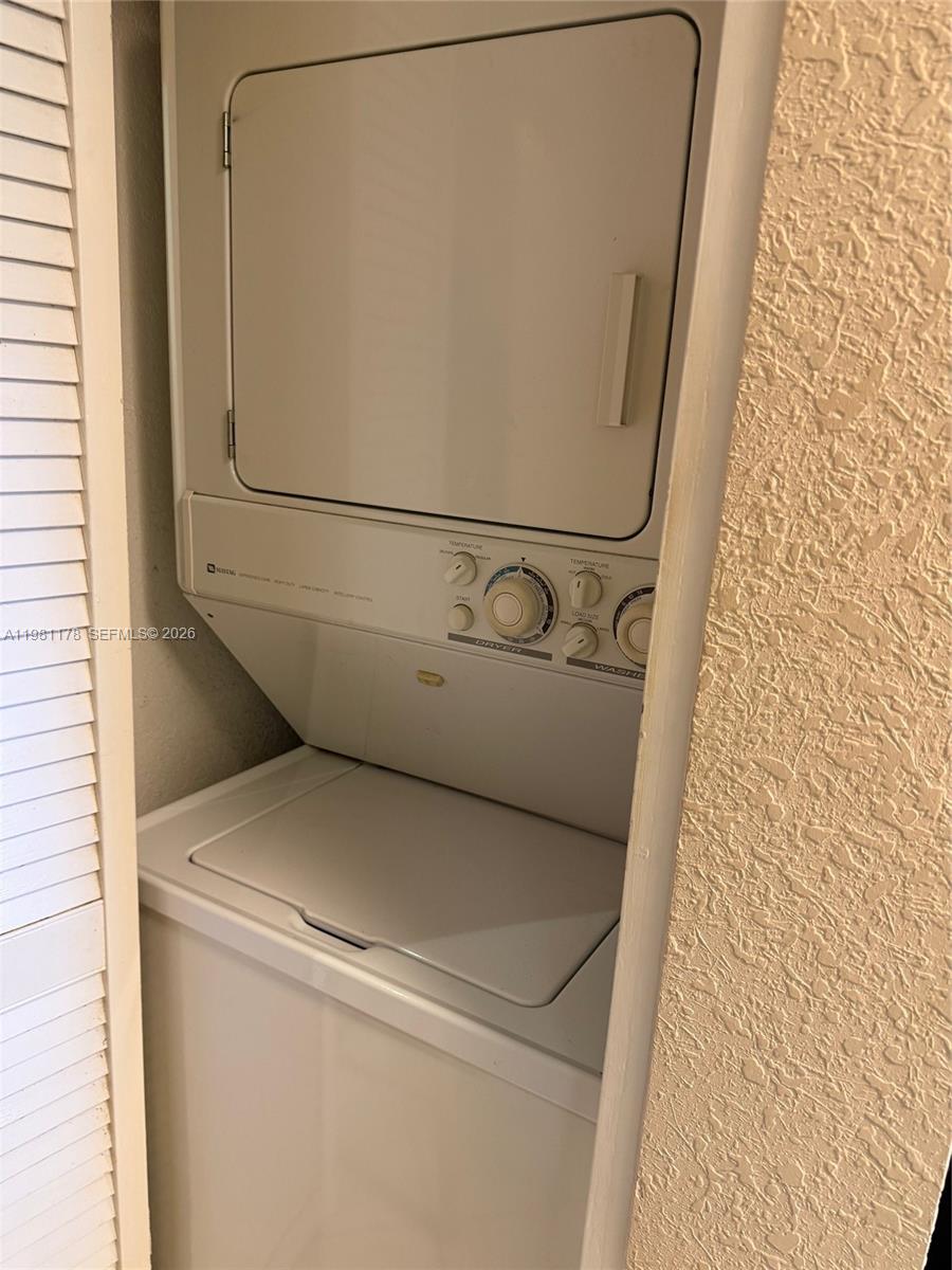 6709 N Kendall Dr #209 Pinecrest, FL 33156