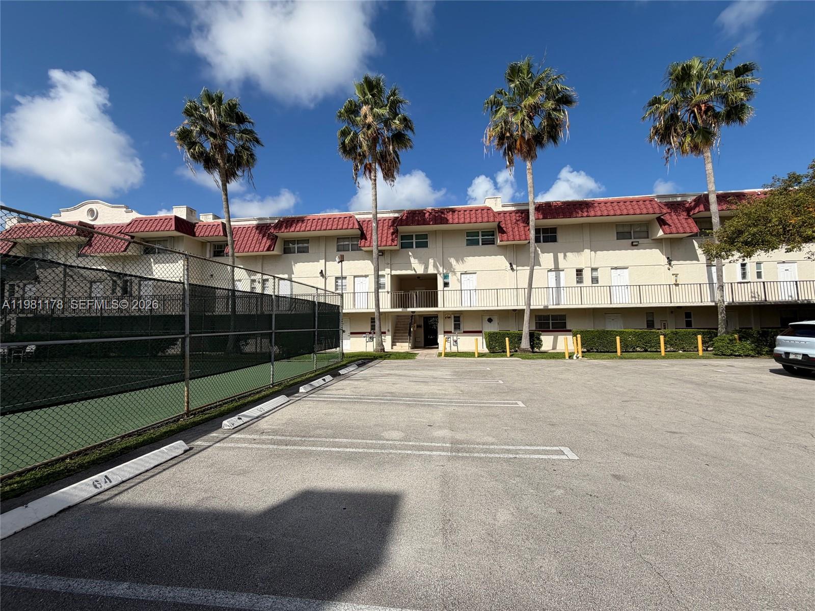 6709 N Kendall Dr #209 Pinecrest, FL 33156