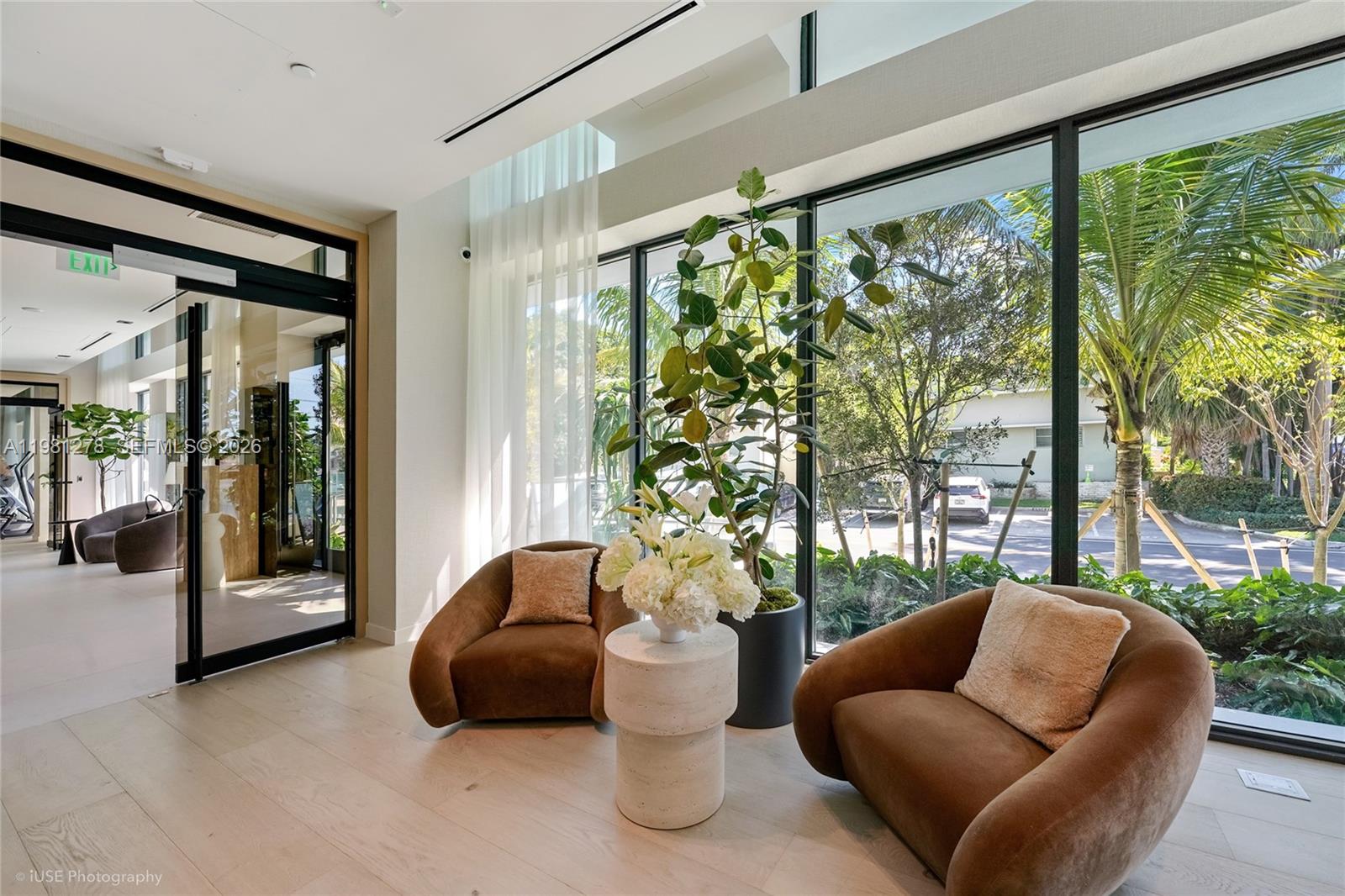 9901 W Bay Hbr Dr #303 Bay Harbor Islands, FL 33154