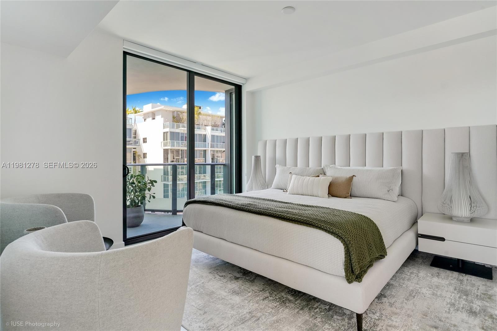 9901 W Bay Hbr Dr #303 Bay Harbor Islands, FL 33154