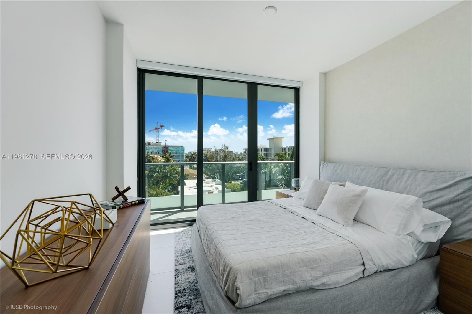 9901 W Bay Hbr Dr #303 Bay Harbor Islands, FL 33154