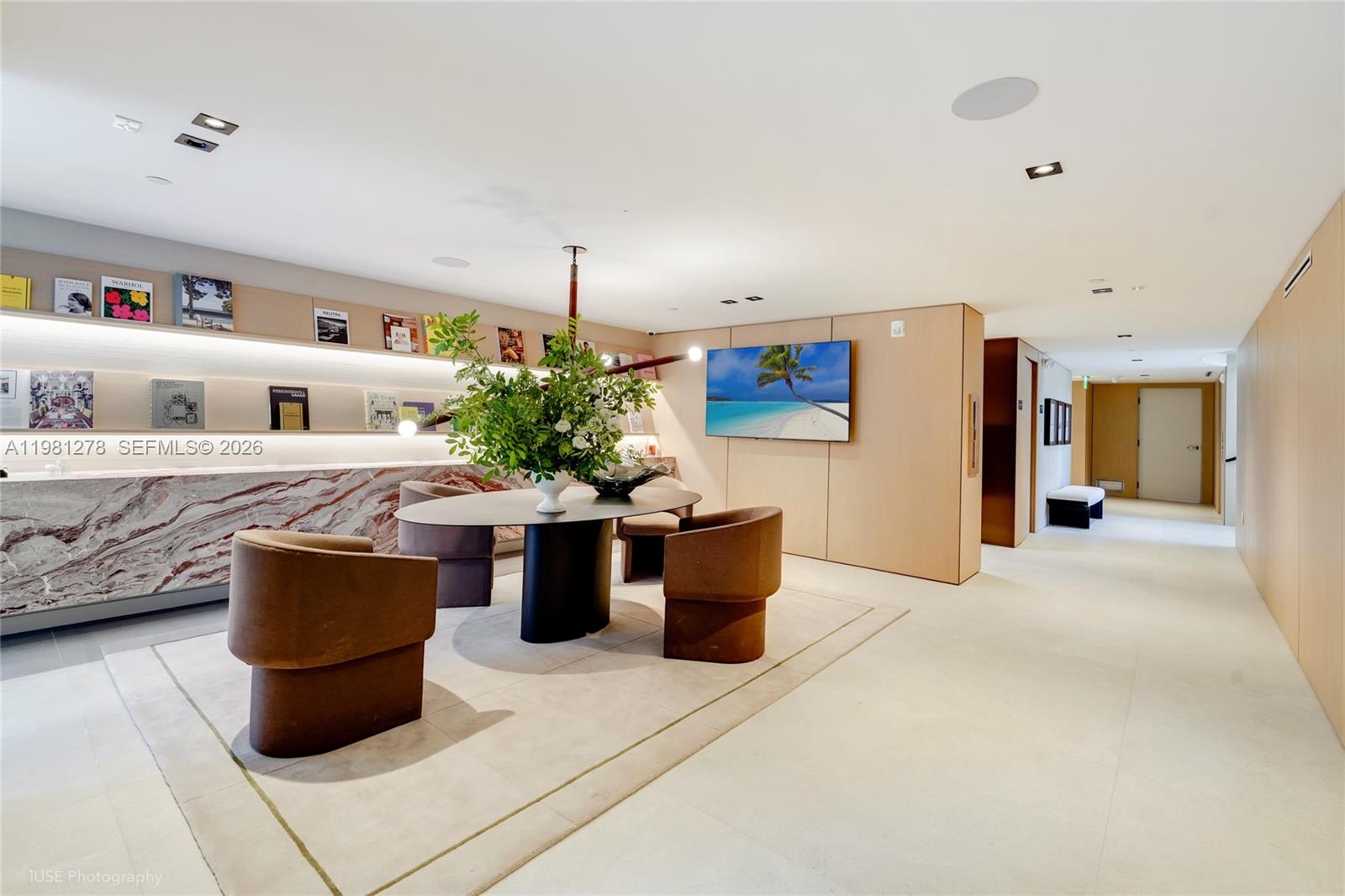 9901 W Bay Hbr Dr #303 Bay Harbor Islands, FL 33154