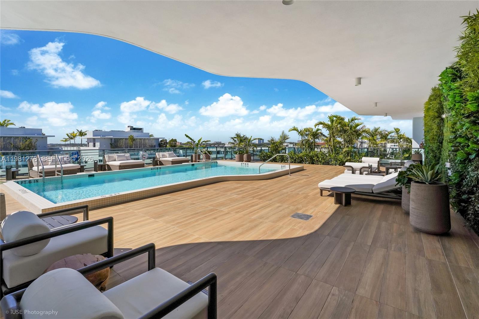 9901 W Bay Hbr Dr #303 Bay Harbor Islands, FL 33154