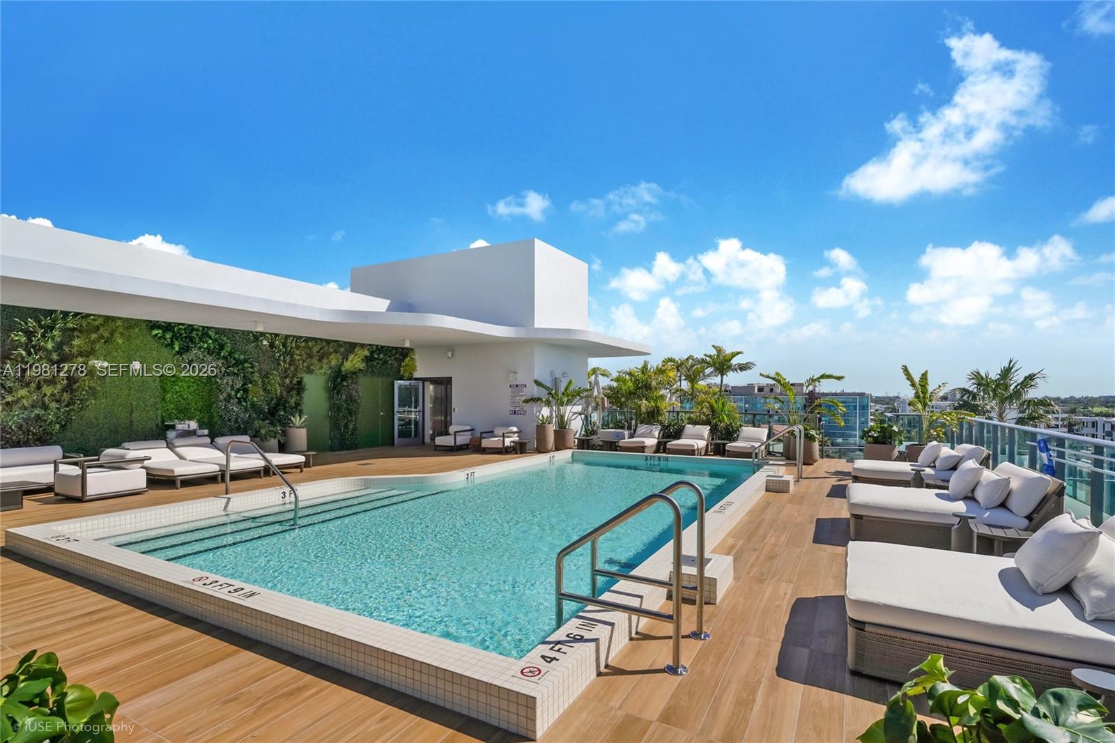 9901 W Bay Hbr Dr #303 Bay Harbor Islands, FL 33154