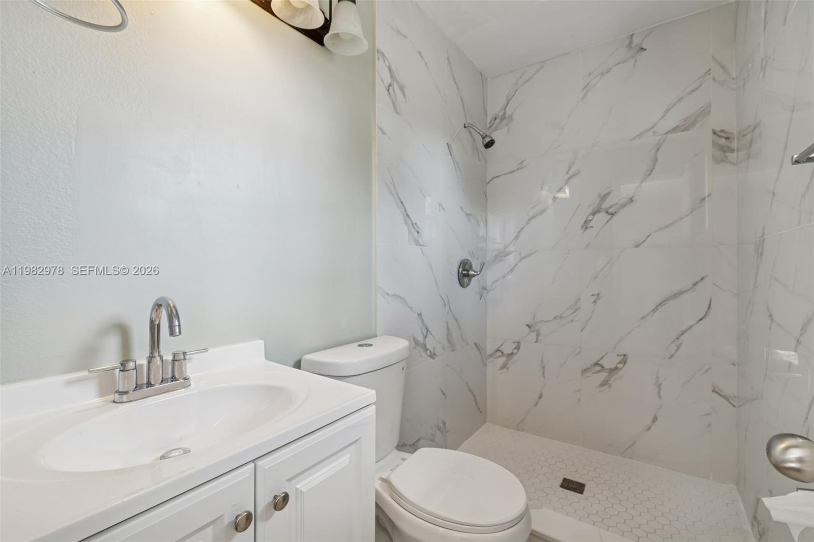 1402 Rolling Grn Dr Other, FL 32703