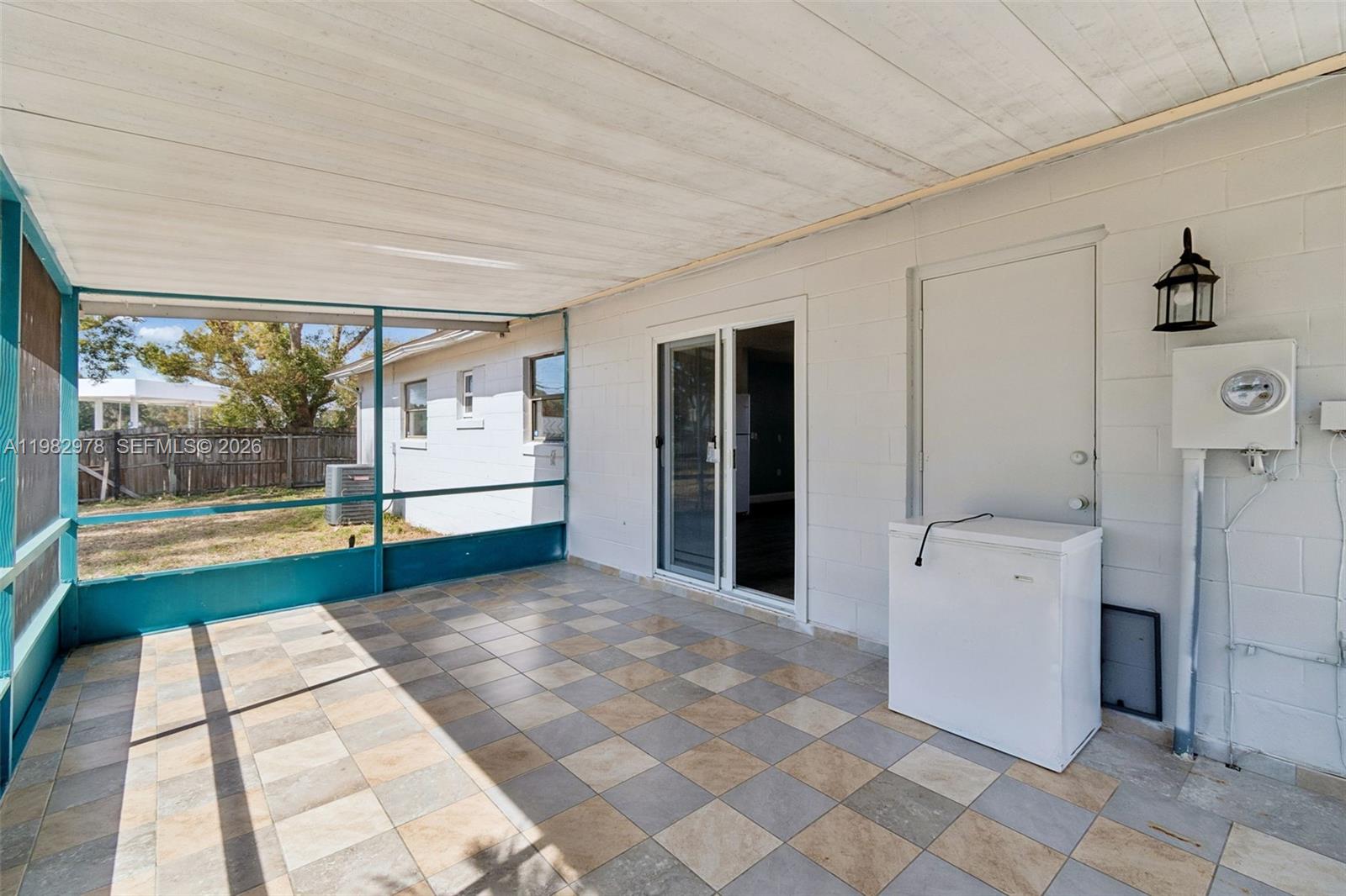 1402 Rolling Grn Dr Other, FL 32703