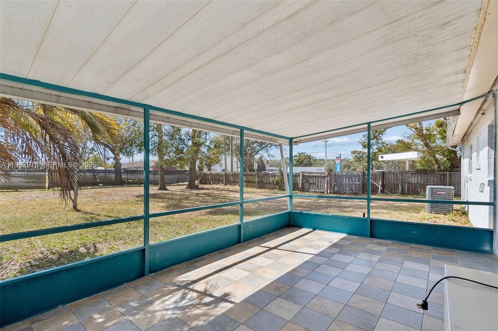 1402 Rolling Grn Dr Other, FL 32703