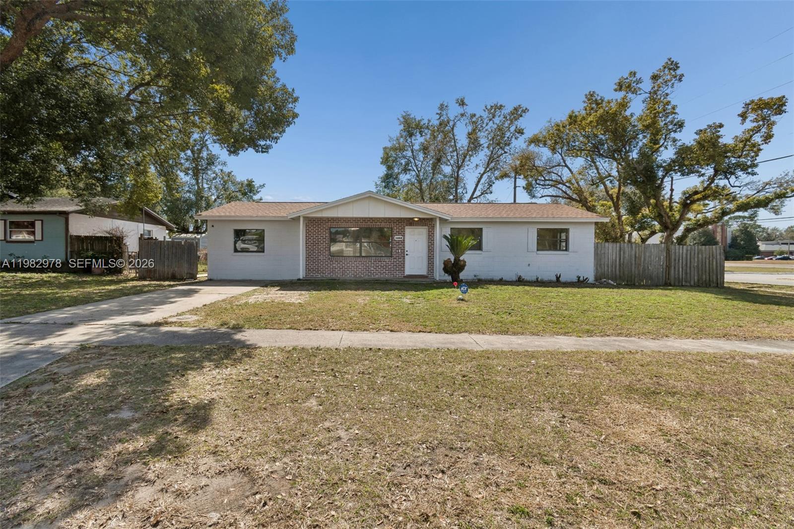 1402 Rolling Grn Dr Other, FL 32703