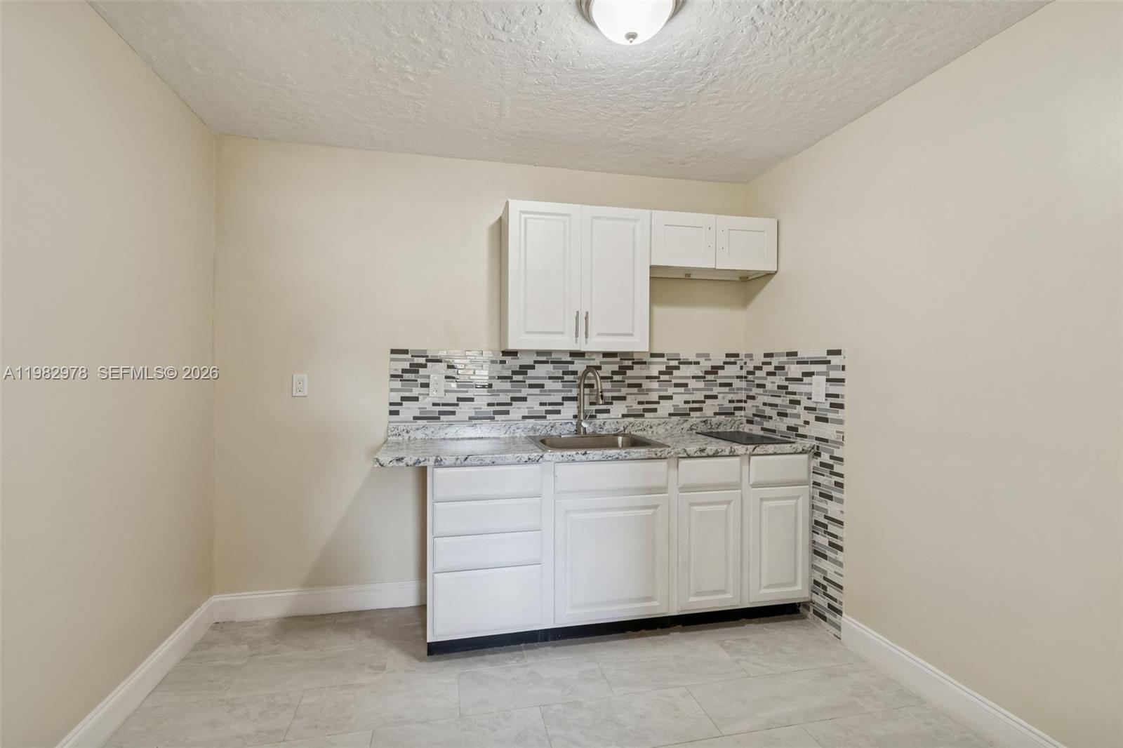 1402 Rolling Grn Dr Other, FL 32703