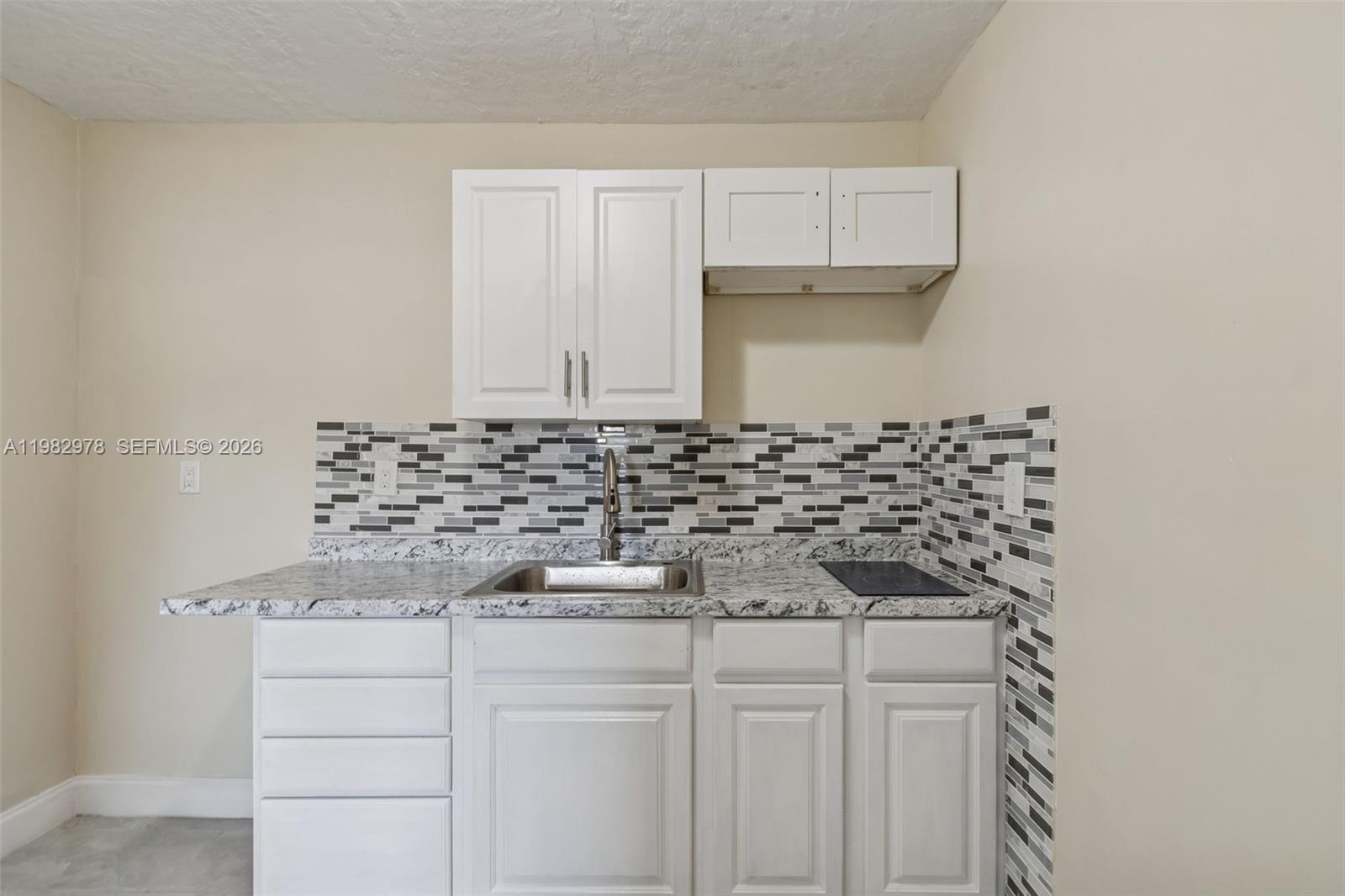 1402 Rolling Grn Dr Other, FL 32703