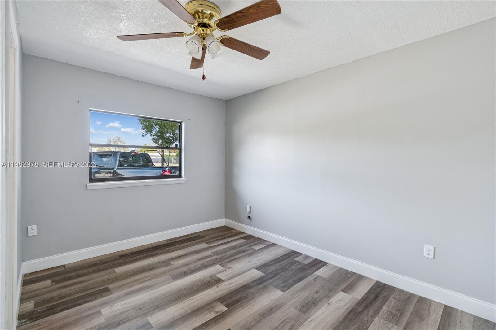 1402 Rolling Grn Dr Other, FL 32703