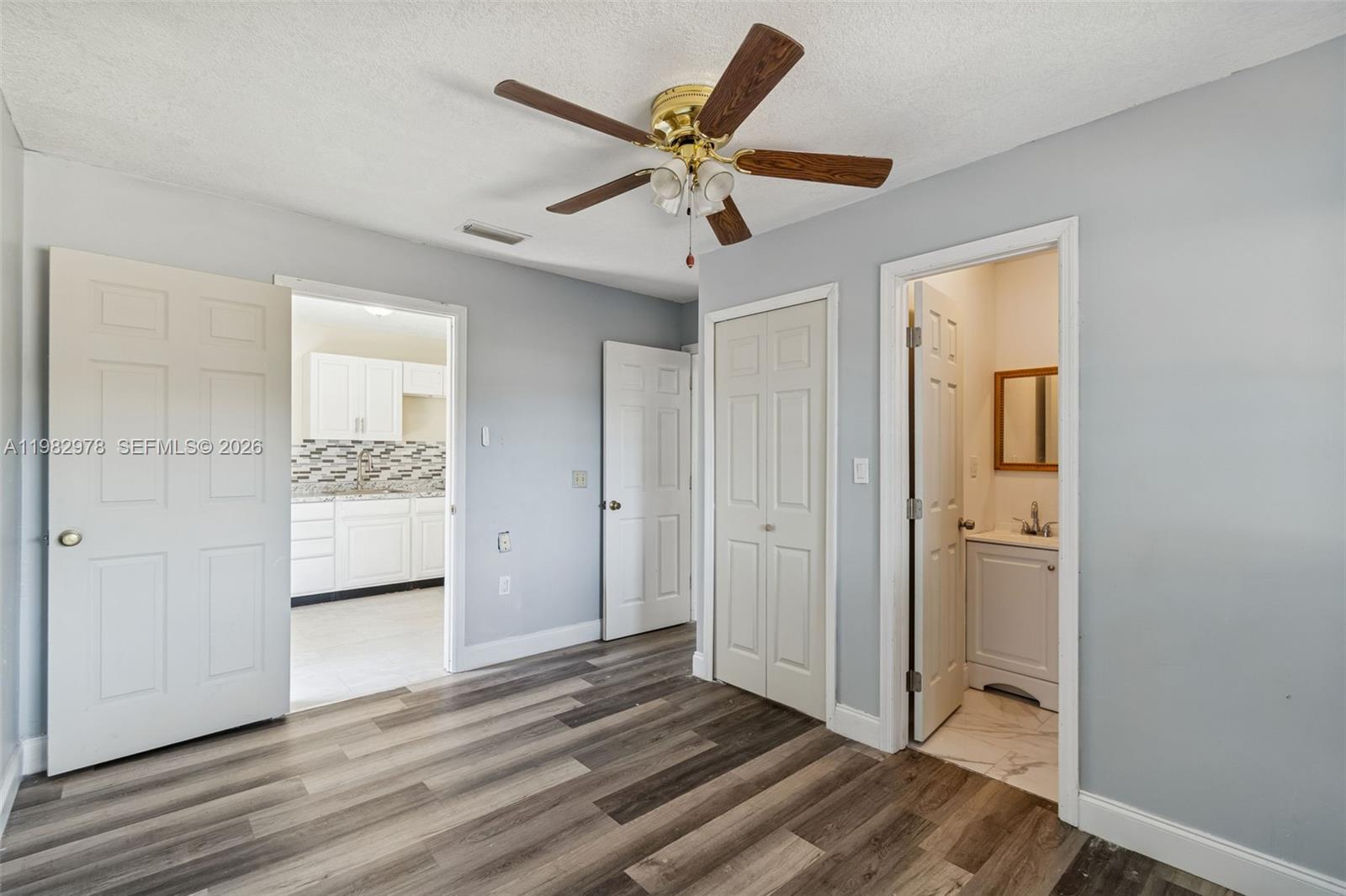 1402 Rolling Grn Dr Other, FL 32703