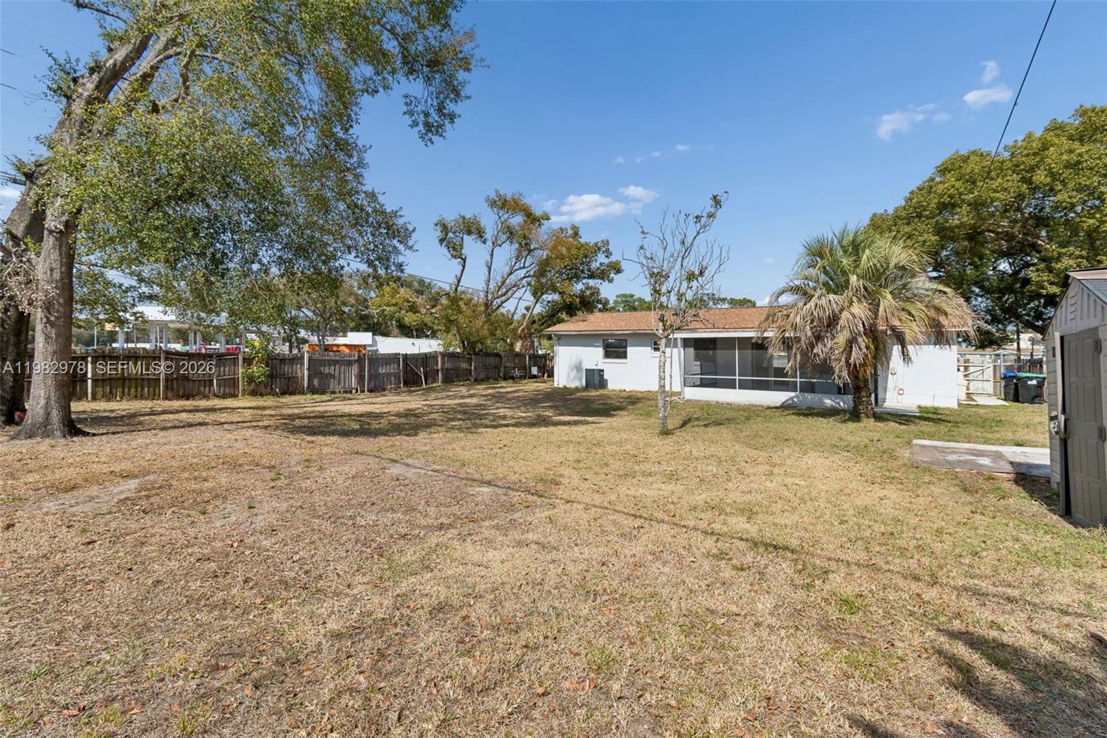 1402 Rolling Grn Dr Other, FL 32703