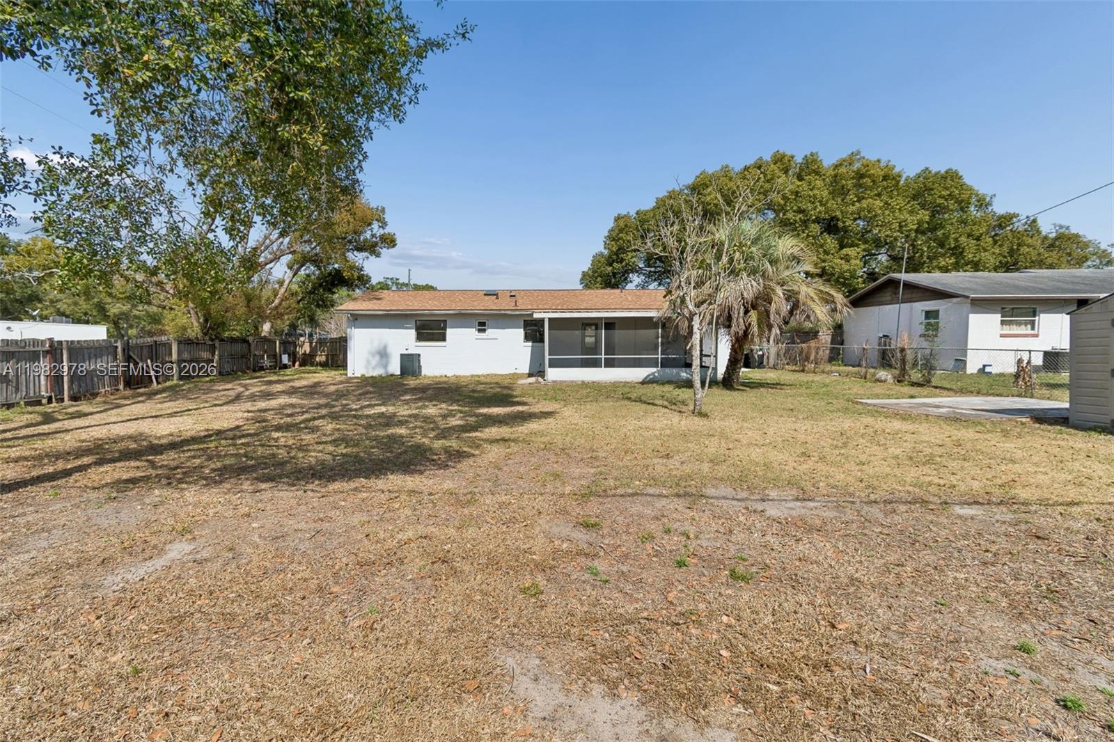1402 Rolling Grn Dr Other, FL 32703