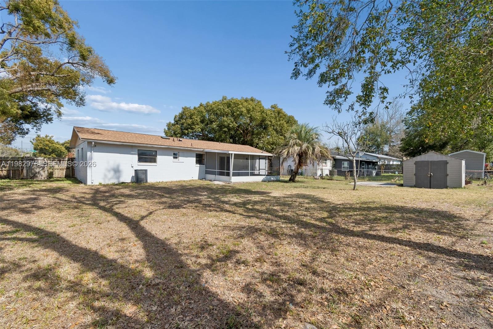 1402 Rolling Grn Dr Other, FL 32703