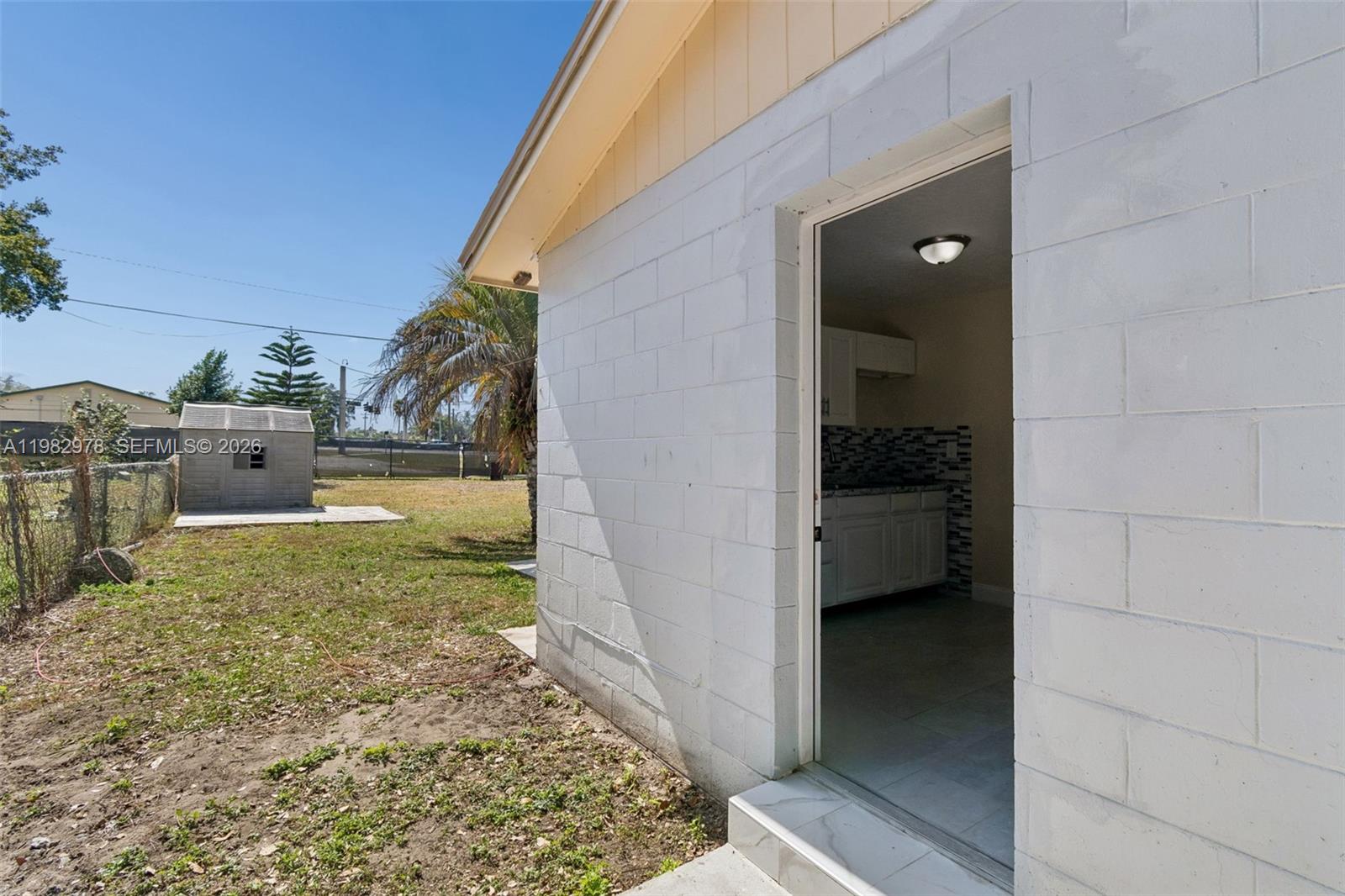 1402 Rolling Grn Dr Other, FL 32703