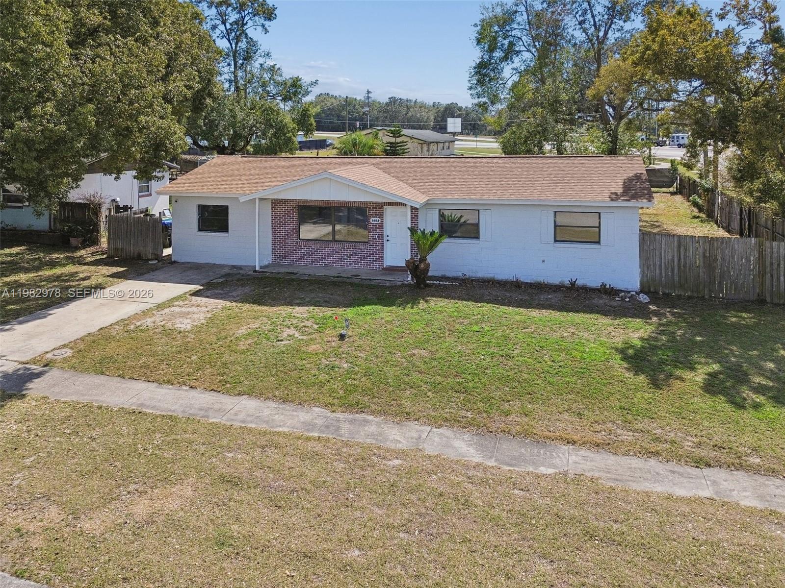 1402 Rolling Grn Dr Other, FL 32703