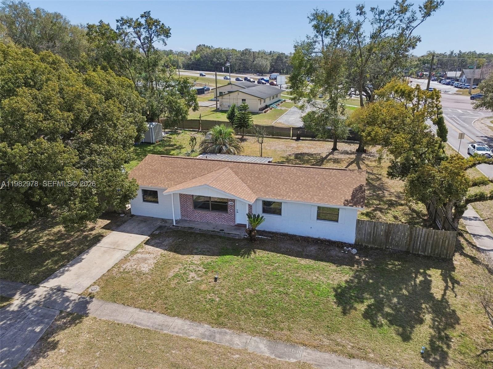 1402 Rolling Grn Dr Other, FL 32703