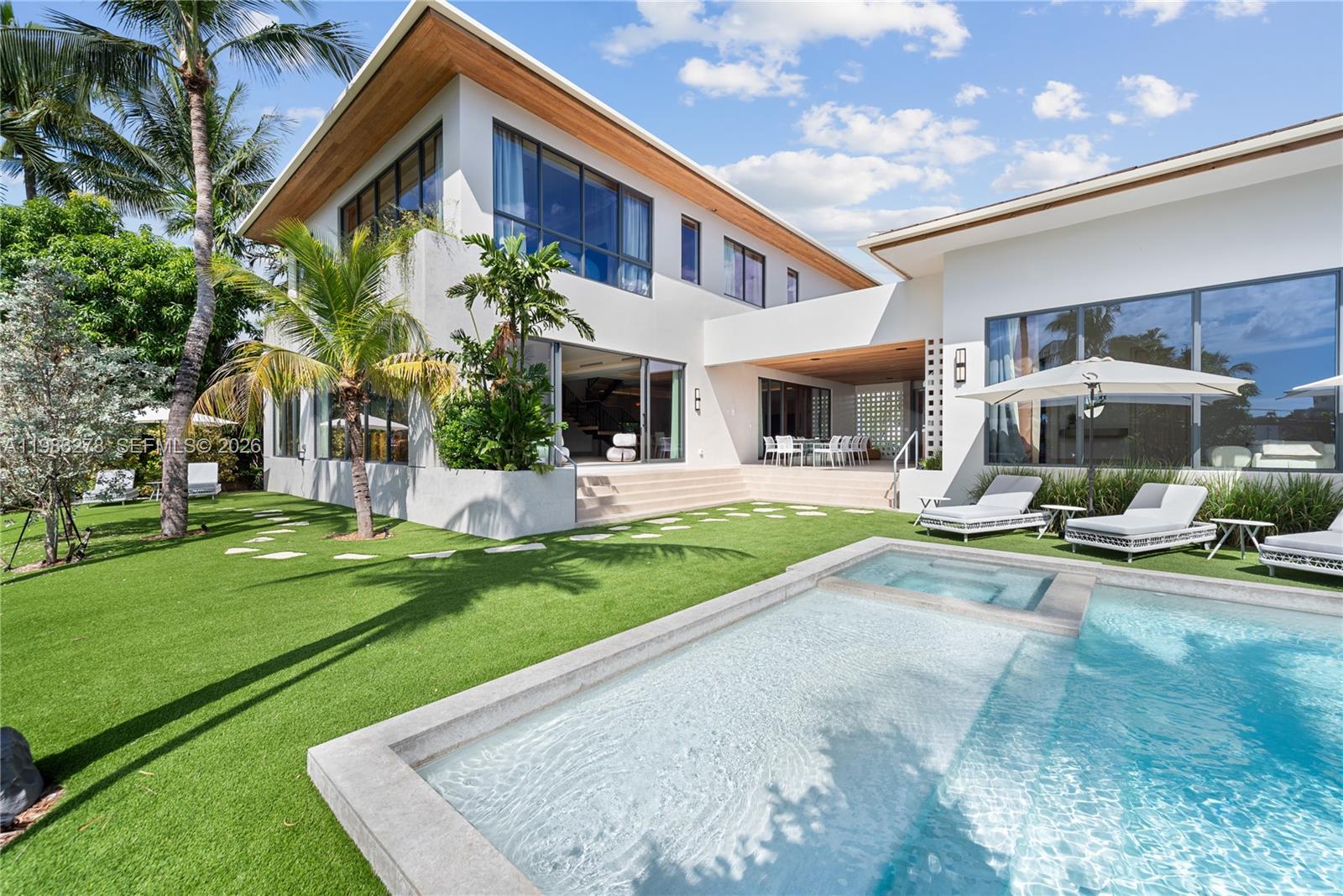 1200 NE 87th St Miami, FL 33138